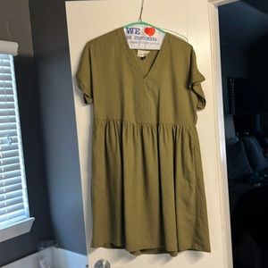 Woman’s short sleeve shirtdress Universal Thread Olive Green (with pockets)